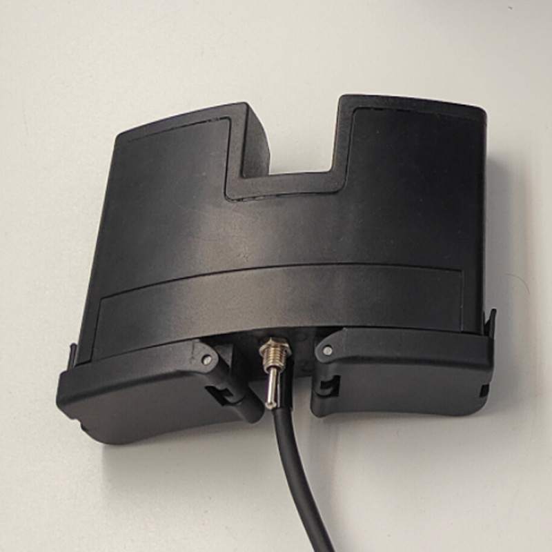 Low-light-level Night Vision Binoculars for Pilots