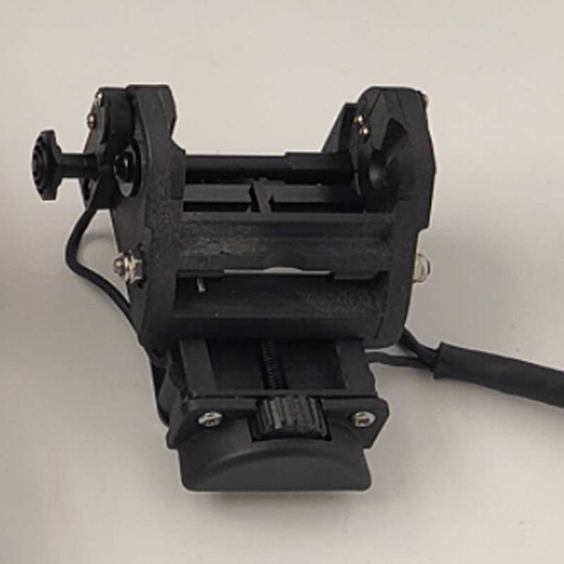 Low-light-level Night Vision Binoculars for Pilots